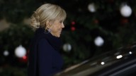 Pillan a Brigitte Macron llamando "sucias cabronas" a unas militantes feministas