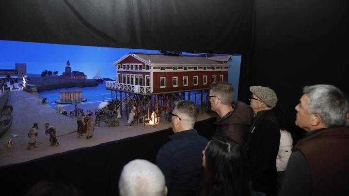 La ruta de belenes de Gijón genera colas y conquista desde su pistoletazo de salida: "Son espectaculares"