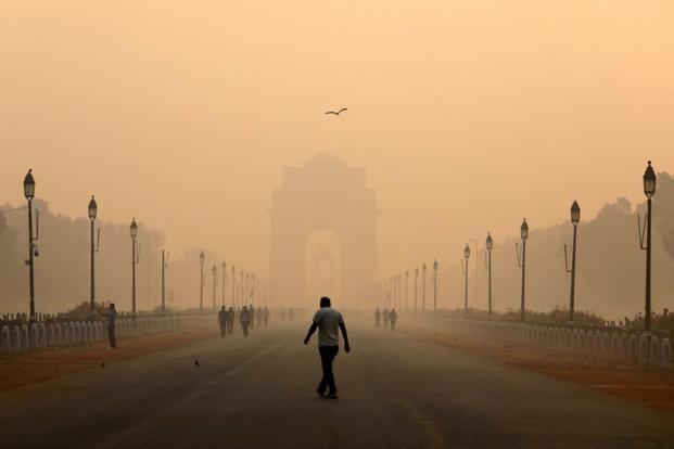 Toxic smog blankets Delhi as AQI hits season’s worst at 431