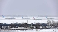Winter weather causes thousands of flight delays