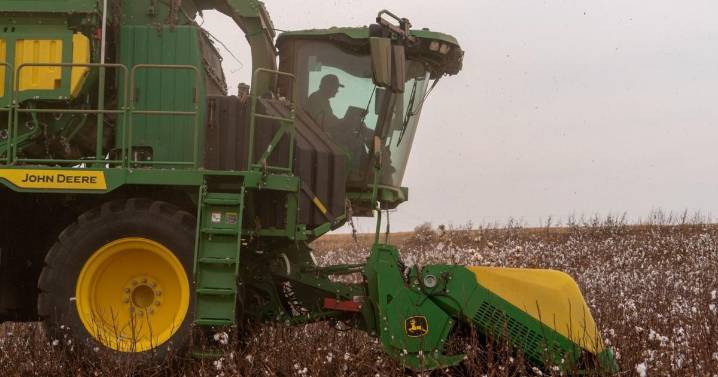 Trump announces $12 billion farmer aid package