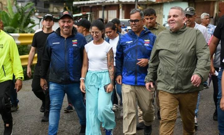 Se iniciarán trabajos con asfalto de Guanoco para 3 comunas del Corredor Pueblos Caribes en la Caracas