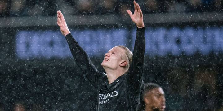 Haaland alcanza 100 goles en Premier League: City gana 5