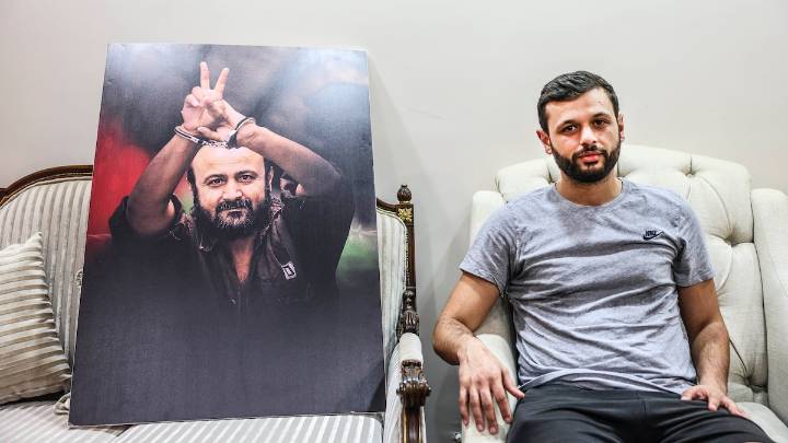 Más de 200 artistas internacionales, entre ellos Almodóvar y Cercas, piden la liberación del líder palestino Marwan Barguti