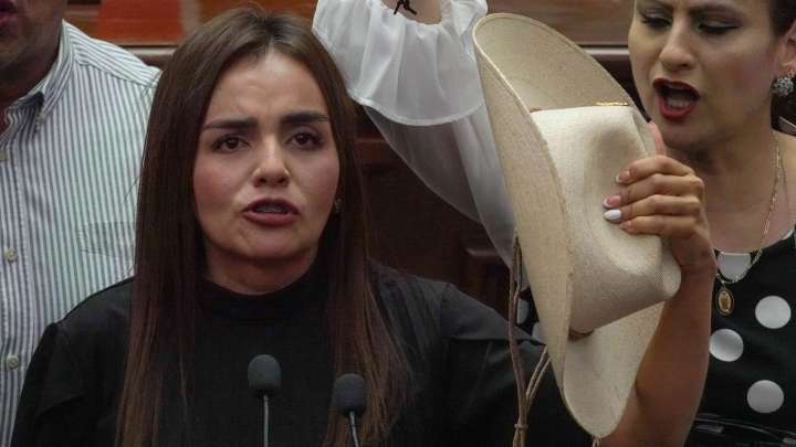 “Si los Perros Ladran, es Señal de que Vamos muy Bien”, Grecia Quiroz tras Ataques en su Contra