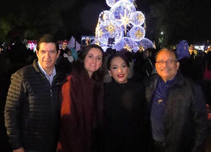 Inicia la temporada navideña en Escobedo