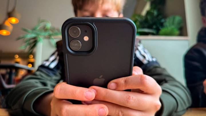 Medio español denuncia que TikTok ofrece acceso a la pornografía infantil