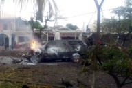 Estalló auto con conductor frente a cuartel en Michoacán