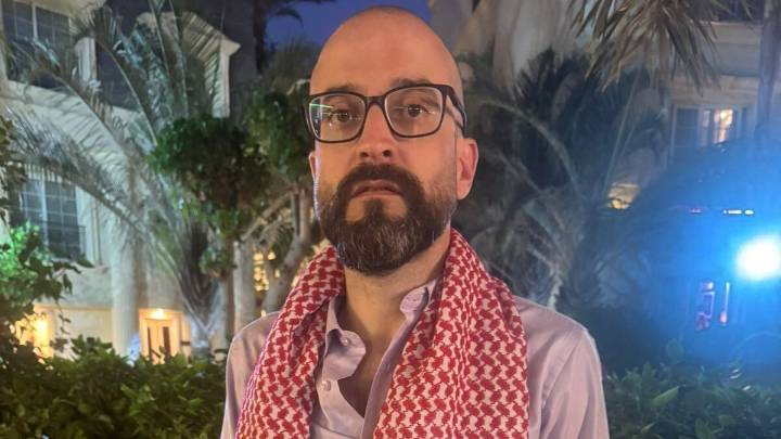 A Palestinian convicted in bombing plot is now an award