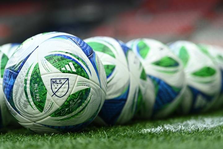 Deadspin | Union acquire F Ezekiel Alladoh for club-record fee