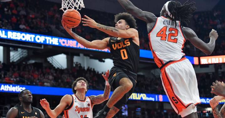 William Kyle III makes a late go-ahead free throw and Syracuse takes down No. 13 Tennessee 62