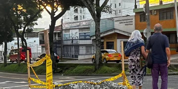 Denuncian falta de señalización en obras del puente de la 19 con Octava