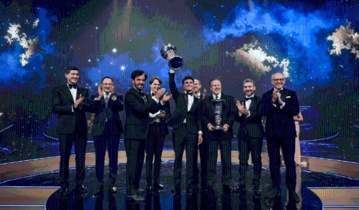 Lando Norris recibe trofeo de campeón en FL