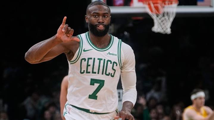 Brown scores 30 points, Celtics cruise to 126-105 win over Lakers team missing James, Doncic