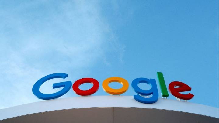 US Lawmakers Press Google, Apple To Remove Apps Tracking Immigration Agents