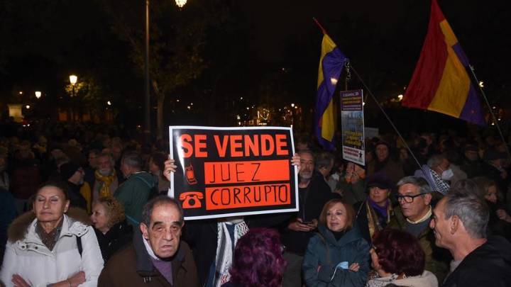 Cientos de personas protestan frente al Tribunal Supremo contra la condena al fiscal general