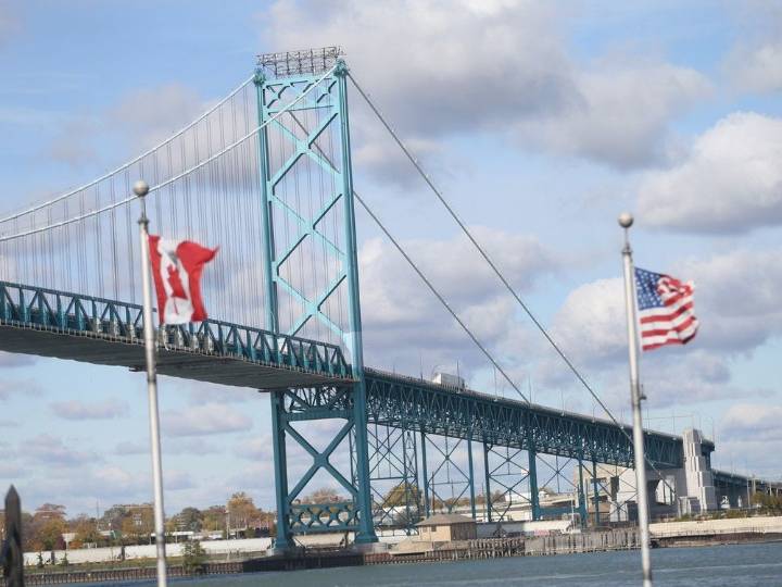 Windsor-Detroit border crossers to pay higher Ambassador Bridge tolls