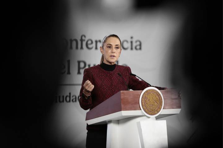 Sheinbaum niega lavado en remesas y defiende a migrantes: 'no deben ser criminalizados'