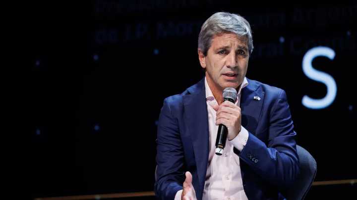 Caputo anunció que Argentina vuelve al mercado de deuda