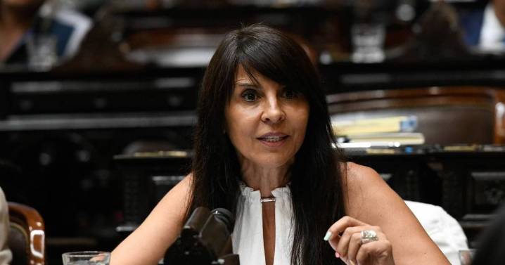 Villaverde retiró su renuncia en Diputados y se asegura los fueros por si no se destraba en el Senado