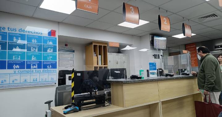 Gastos no cubiertos por isapre o Fonasa suben del 30% al 35% del bolsillo propio y Chile queda por sobre el promedio OCDE