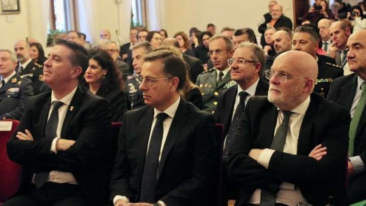 El alcalde de Albacete reafirma su «apoyo decidido», su «lealtad inquebrantable» y su «defensa inequívoca» a la Constitución Española como pilar fundamental del Estado democrático español