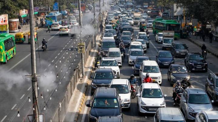 Delhi Air Pollution: AQI Drops To 269, CM Imposes Rs 5,000 Fine On Stubble & Garbage Burning