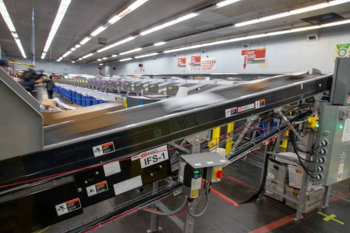 Ex-Torrance letter carrier gets 5 years for stealing checks, debit and credit cards