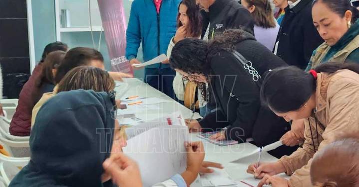 Entrega Gobierno de Tamaulipas seis mil becas a burocracia?