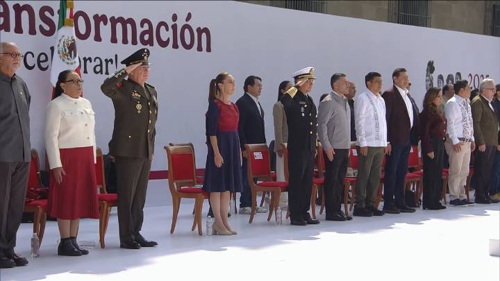 Ante un Zócalo repleto, Sheinbaum encabeza celebración por 7 años de la 4T