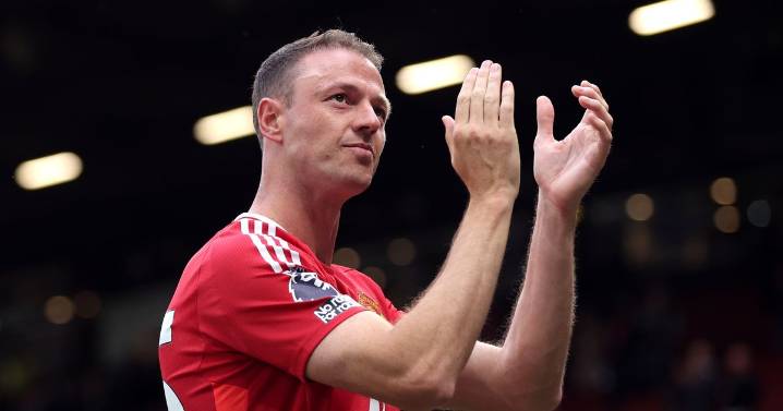 Manchester United confirm shock departure of former player Jonny Evans