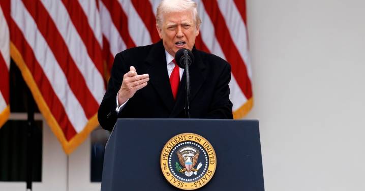 Indulta Trump al congresista demócrata Henry Cuéllar, acusado de recibir sobornos