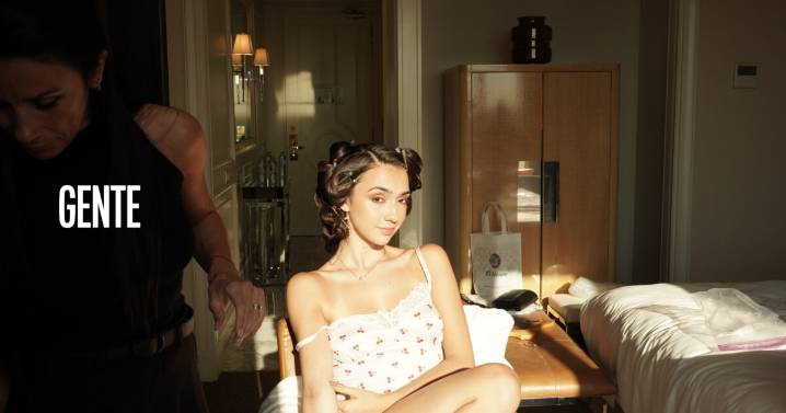 El paso a paso del look de Juli Castro para los Personajes del Año