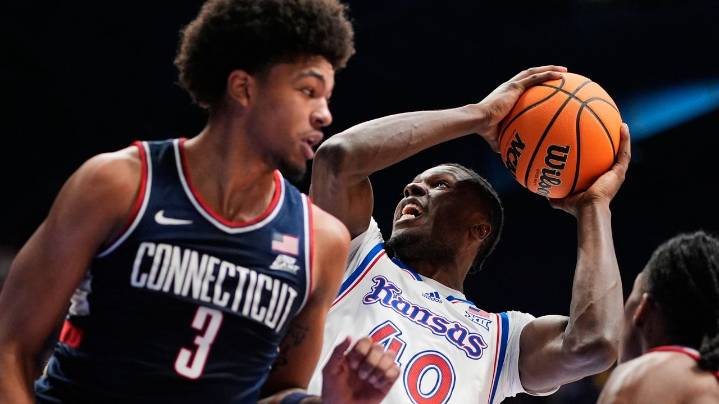 Freshman guard Braylon Mullins scores 17 points as No. 5 UConn rallies past No. 21 Kansas 61
