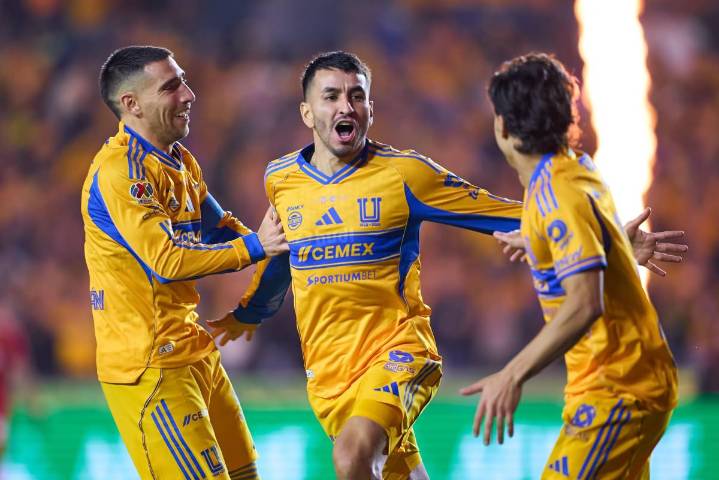 Ángel Correa marca y Tigres toma ventaja mínima sobre Toluca en la Final de Ida del Apertura 2025