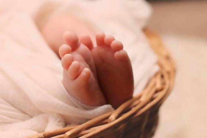 Mujer arrestada tras intentar secuestrar a un recién nacido en pleno hospital