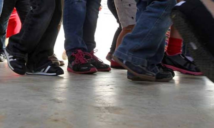 Desalojan colegio en Arecibo por emanaciones de gases