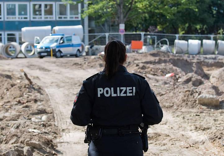 La detonación controlada de una bomba de la Segunda Guerra Mundial causa daños en viviendas de Hanau