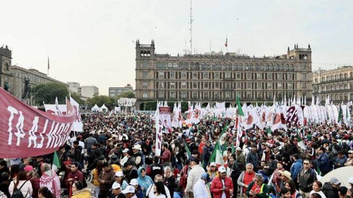 El Zócalo se llena desde temprano previo al mensaje de Sheinbaum por los siete años de la 4T