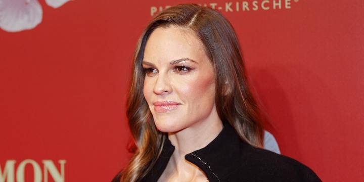 Hilary Swank Shares a Tense Moment with Mother of Terminally Ill Children at the Airport
