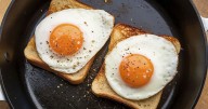 Fried eggs cook 'perfectly' if you add overlooked ingredient to pan