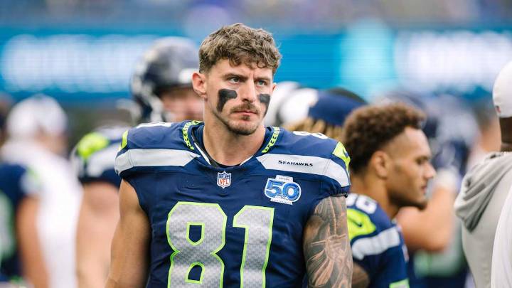 Seahawks Tight End Eric Saubert Signs One-Year Contract Extension