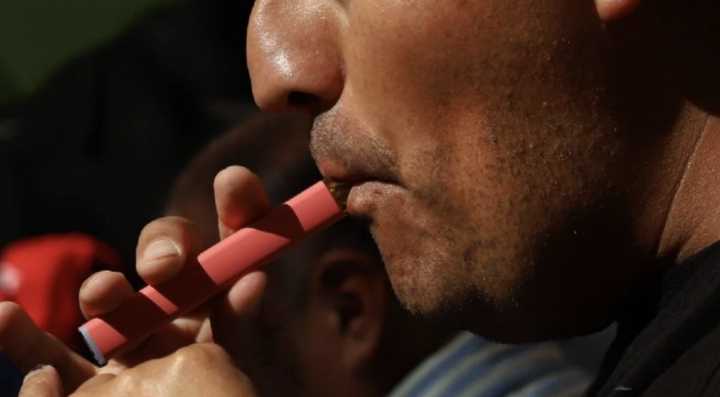 Morena avala en el Senado prohibición de vapeadores; pasa al Ejecutivo