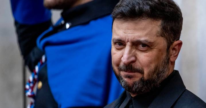 Zelenskyy says Ukraine will not give up territory to Russia and is ready to present peace plan to U.S.