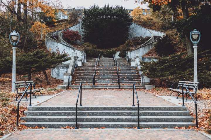 How a Local Photographer Captured a Portrait of Impending Winter at Lake Park