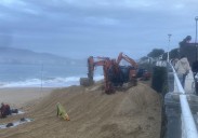 Continúan en el puente festivo los trabajos para restaurar y fortalecer el paseo de Ondarreta