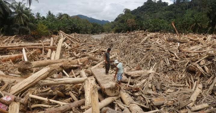Floods in Indonesia, Sri Lanka and Thailand kill more than 1,300