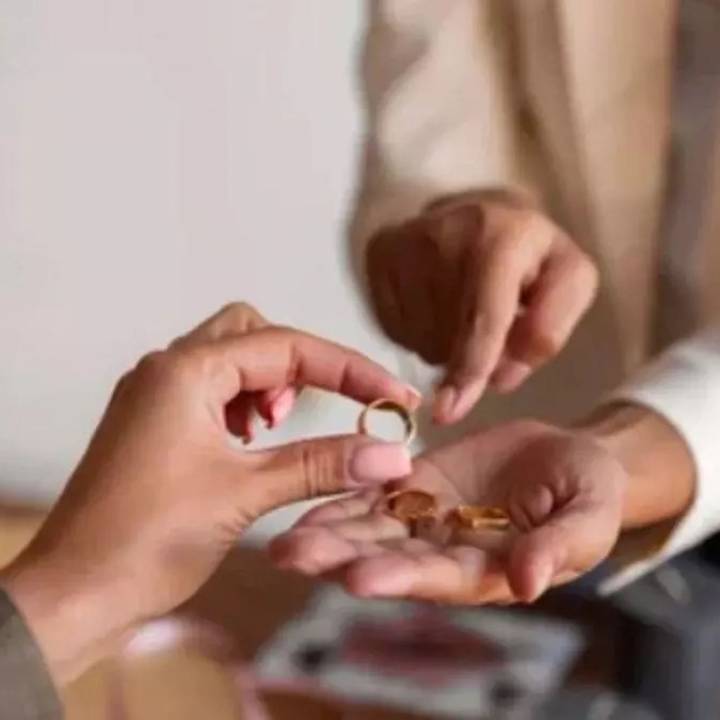 La mitad de los hogares argentinos ya recurre a créditos o ahorros para sobrevivir