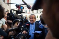 Platini denuncia por difamación a ex miembros de FIFA