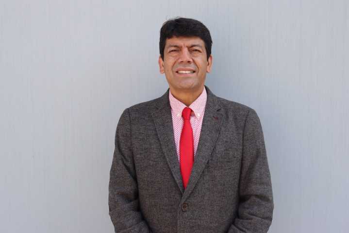 Pantallas que Deslumbran y Oscurecen: La Infancia en Tiempos de Sobreexposición Digital